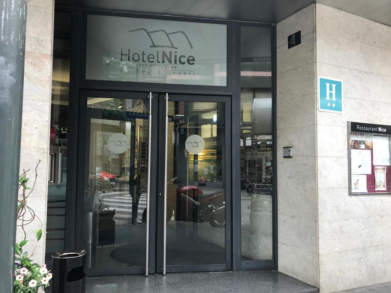 Hotel Nice La Seu d'Urgell Extérieur photo